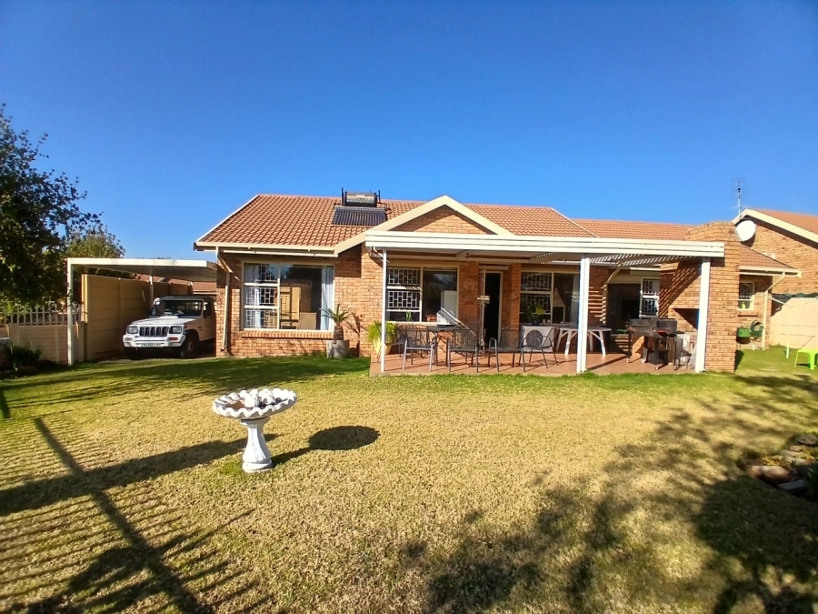 3 Bedroom Property for Sale in Uitsig Free State